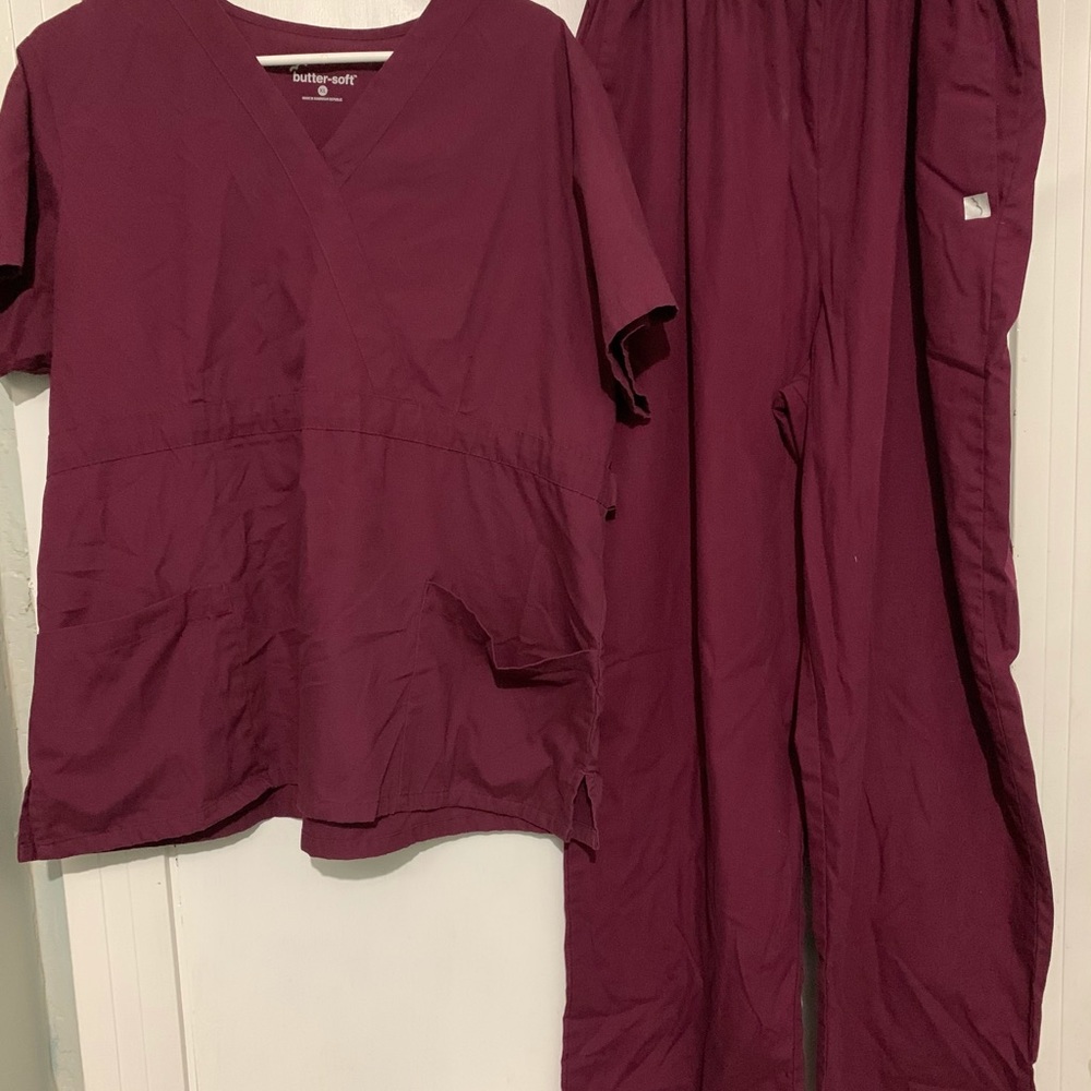 Women’s scrub set